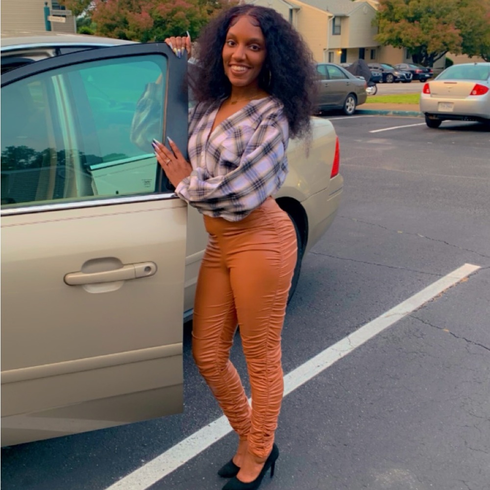 Meet your Posher, Dasia